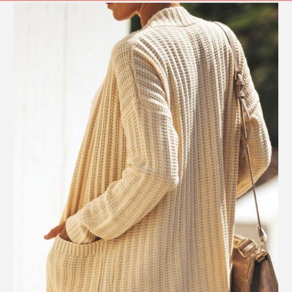 Fall Favorite: Cream long sleeved cardigan - Picture 4 of 6